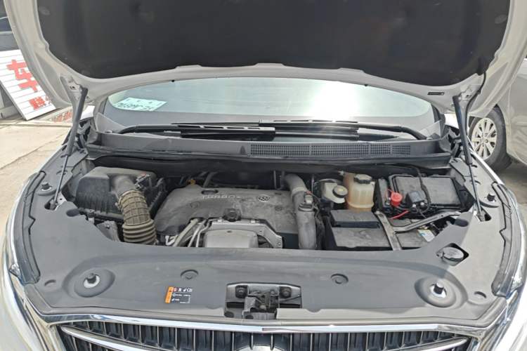 Used Buick GL8 2017 ES 28T Comfort Model China V Standard Engine Bay