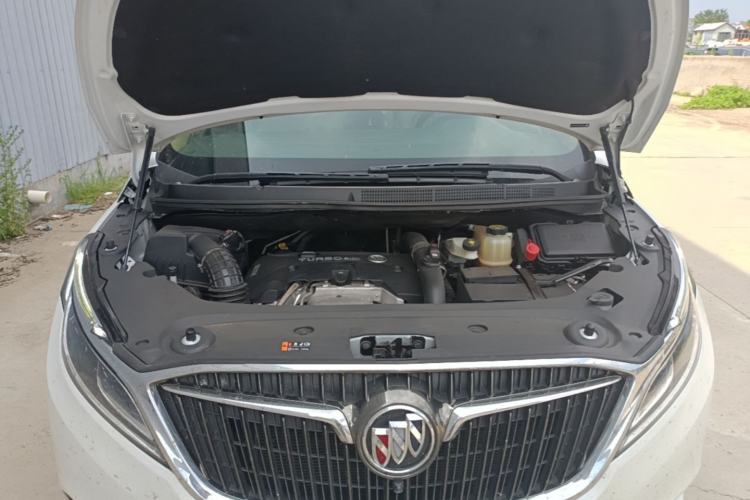 Used Buick GL8 2017 ES 28T Premium Version China V Standard Engine Bay