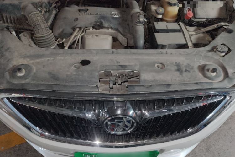 Used Buick GL8 2017 ES 28T Luxury Model China V Standard Engine Bay