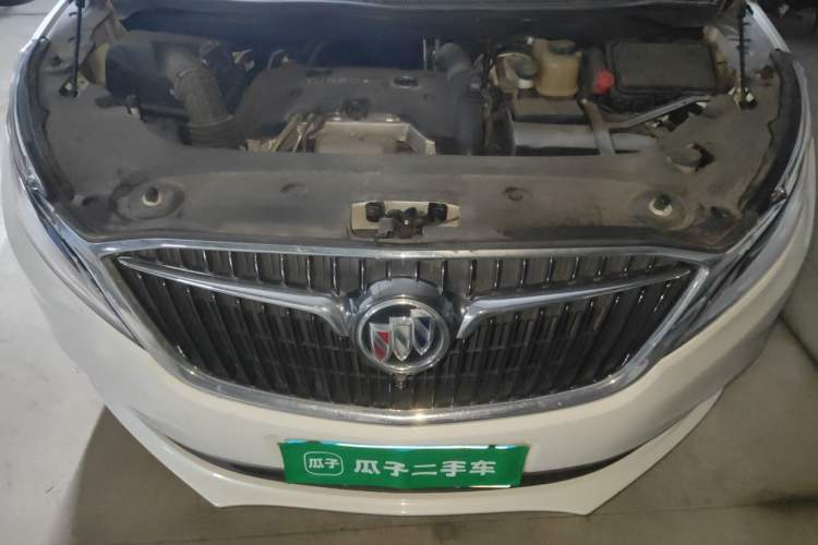 Used Buick GL8 2017 ES 28T Comfort Model China V Standard Engine Bay