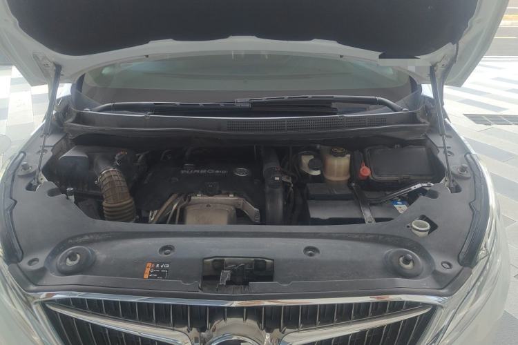 Used Buick GL8 2017 ES 28T Premium Version China V Standard Engine Bay