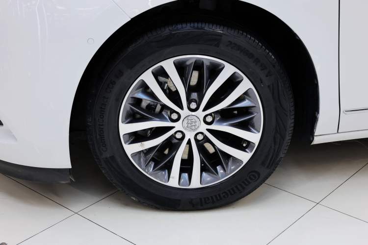 Used Buick GL8 2017 ES 28T Flagship Model China V Standard Exterior 12