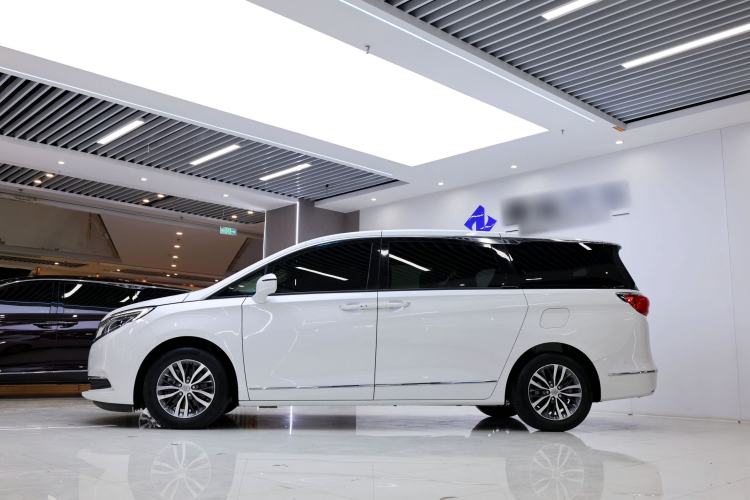 Used Buick GL8 2017 ES 28T Flagship Model China V Standard Exterior 2