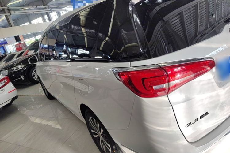Used Buick GL8 2017 ES 28T Luxury Model China V Standard Exterior 2