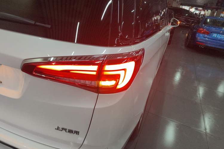 Used Buick GL8 2017 ES 28T Comfort Model China V Standard Exterior 3