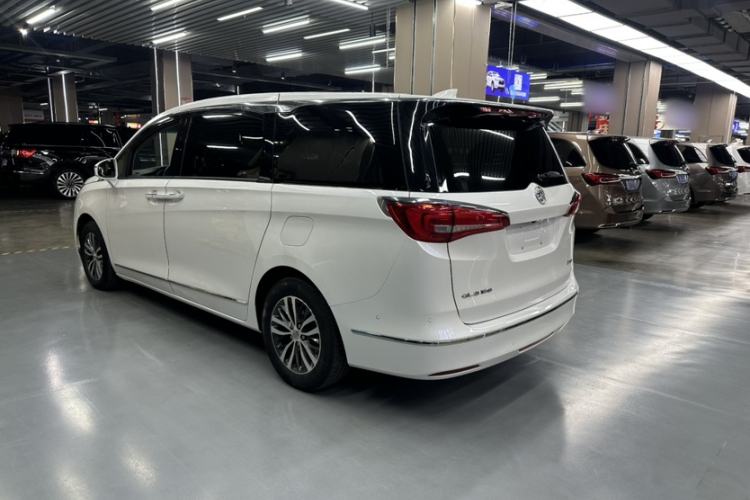 Used Buick GL8 2017 ES 28T Flagship Model China V Standard Exterior 4