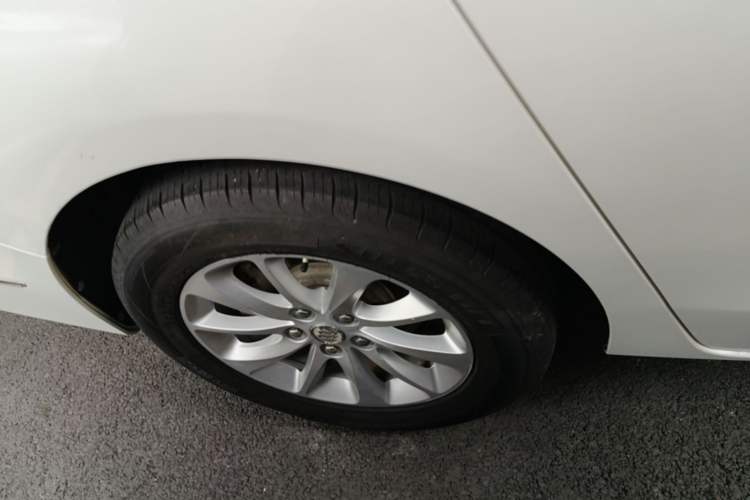 Used Buick GL8 2017 ES 28T Premium Version China V Standard Exterior 5
