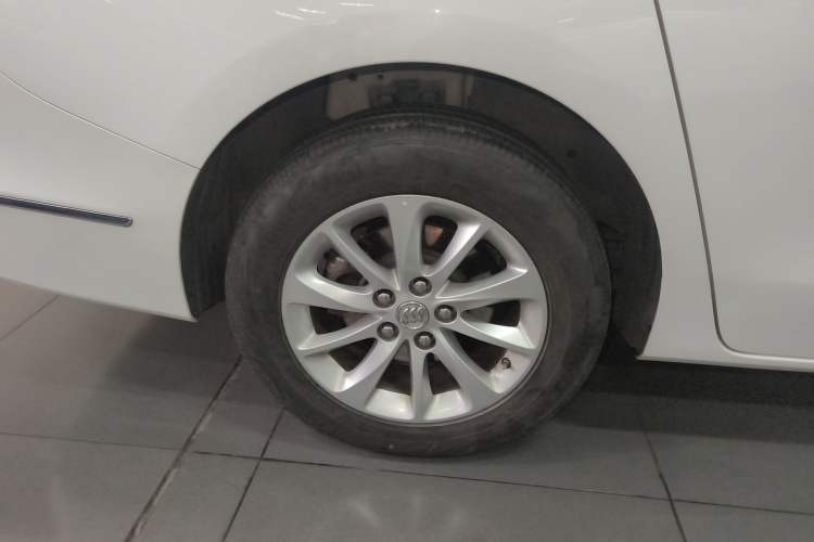 Used Buick GL8 2017 ES 28T Comfort Model China V Standard Exterior 5