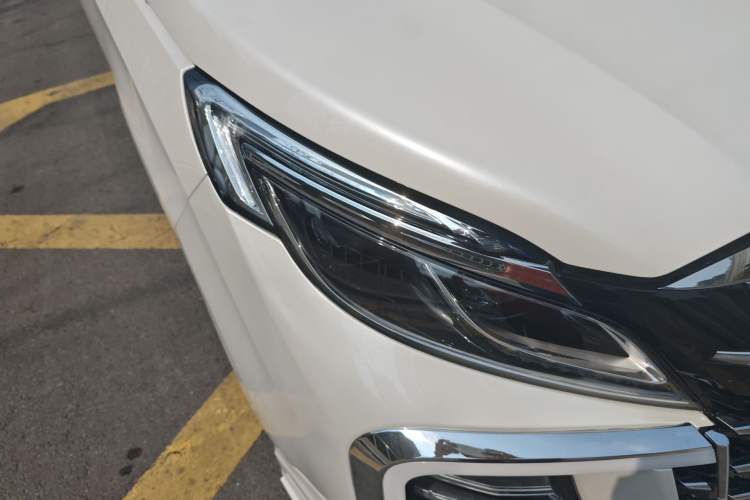 Used Buick GL8 2017 ES 28T Luxury Model China V Standard Exterior 6