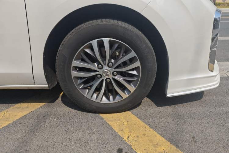 Used Buick GL8 2017 ES 28T Luxury Model China V Standard Exterior 7