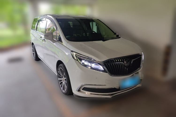 Used Buick GL8 2017 ES 28T Flagship Model China V Standard Front Right 45 Deg
