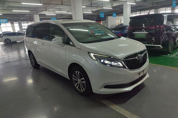 Used Buick GL8 2017 ES 28T Flagship Model China V Standard Front Right 45 Deg
