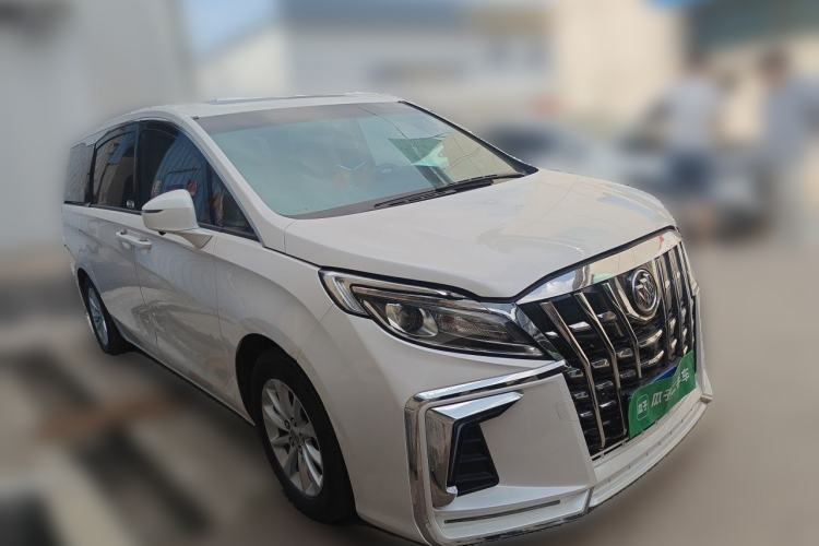 Used Buick GL8 2017 ES 28T Comfort Model China V Standard Front Right 45 Deg
