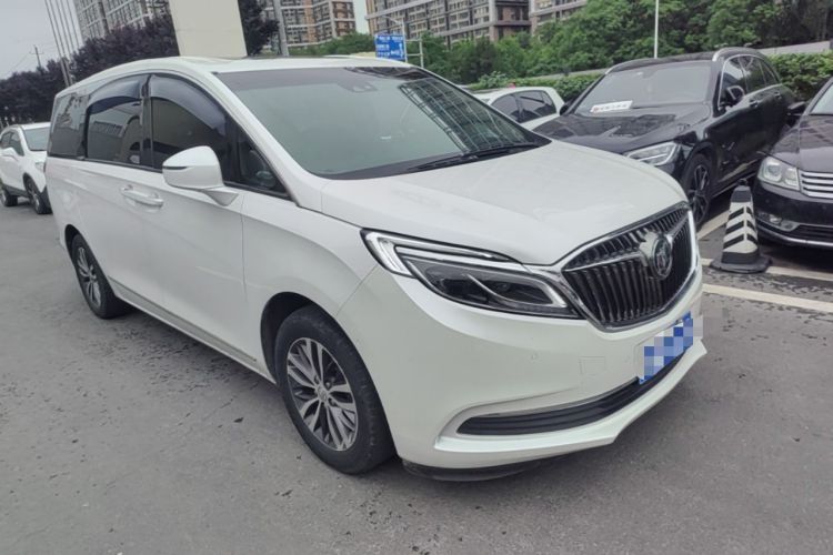 Used Buick GL8 2017 ES 28T Flagship Model China V Standard Front Right 45 Deg