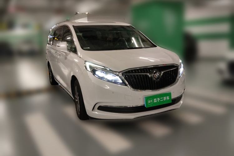 Used Buick GL8 2017 ES 28T Flagship Model China V Standard Front Right 45 Deg