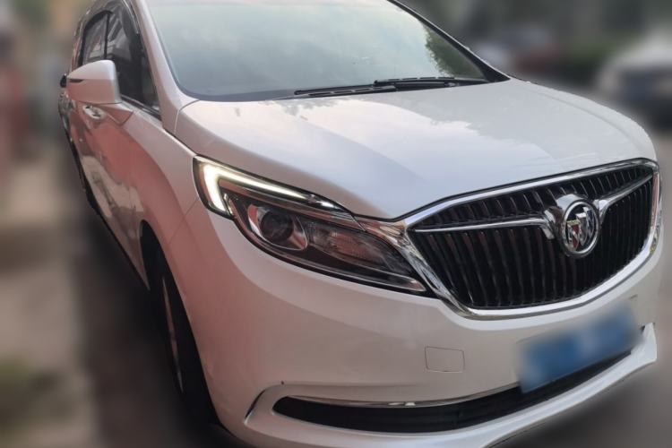 Used Buick GL8 2017 ES 28T Comfort Model China V Standard Front Right 45 Deg