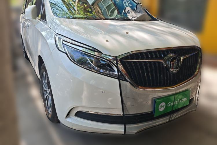 Used Buick GL8 2017 ES 28T Flagship Model China V Standard Front Right 45 Deg