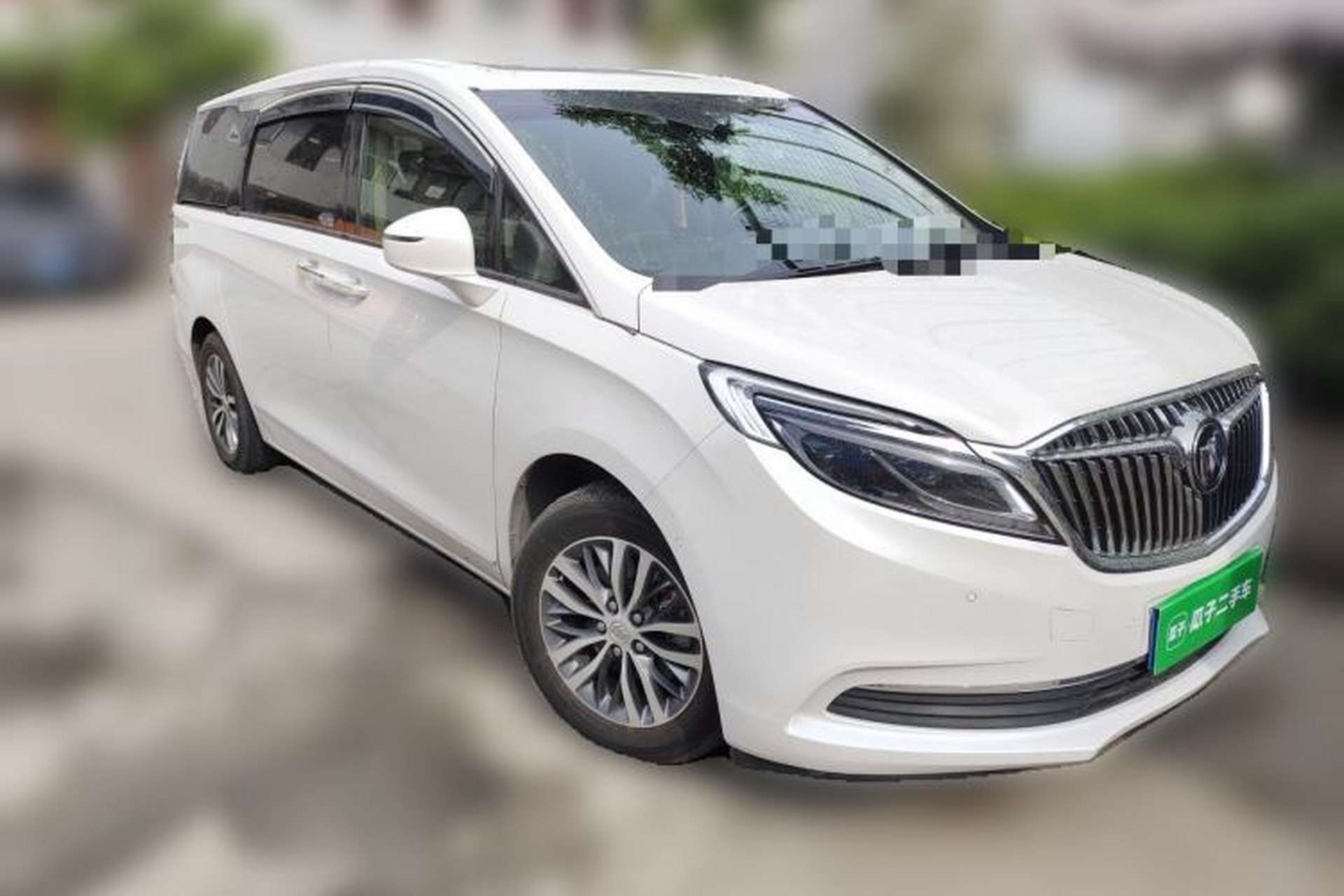Used Buick GL8 2017 ES 28T Flagship Model China V Standard Front Right 45 Deg
