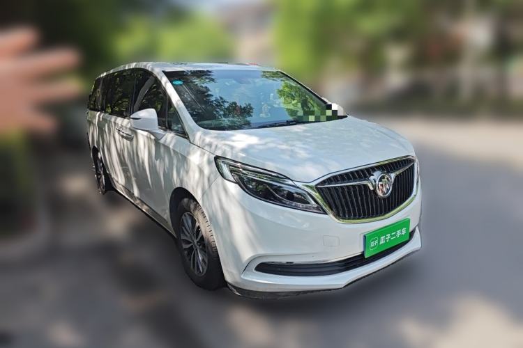 Used Buick GL8 2017 ES 28T Luxury Model China V Standard Front Right 45 Deg