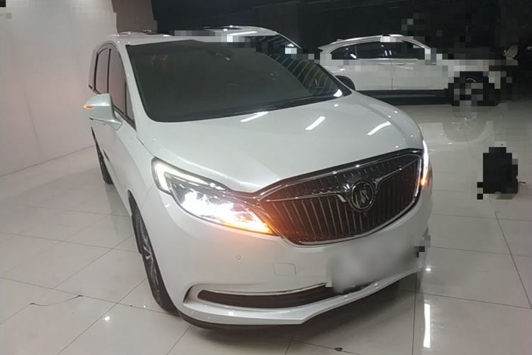 Used Buick GL8 2017 ES 28T Flagship Model China V Standard Front Right 45 Deg