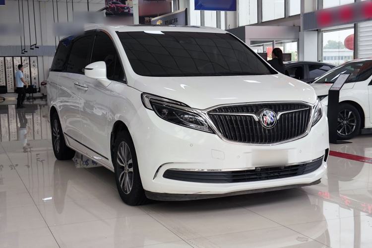 Used Buick GL8 2017 ES 28T Flagship Model China V Standard Front Right 45 Deg