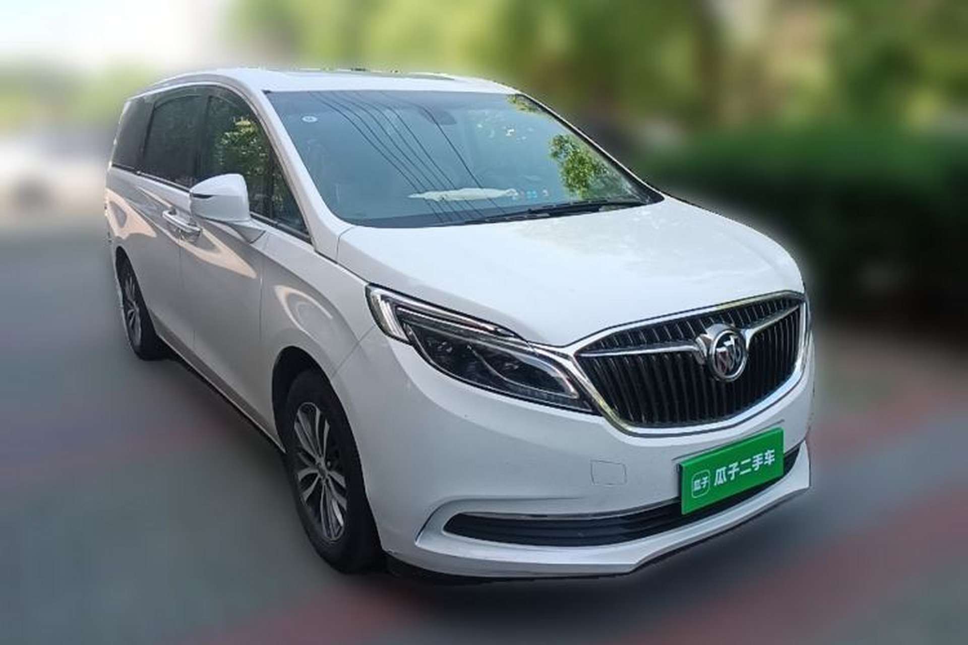 Used Buick GL8 2017 ES 28T Luxury Model China V Standard Front Right 45 Deg