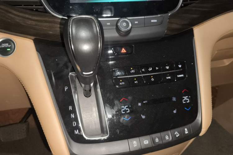 Used Buick GL8 2017 ES 28T Luxury Model China V Standard Gear Lever