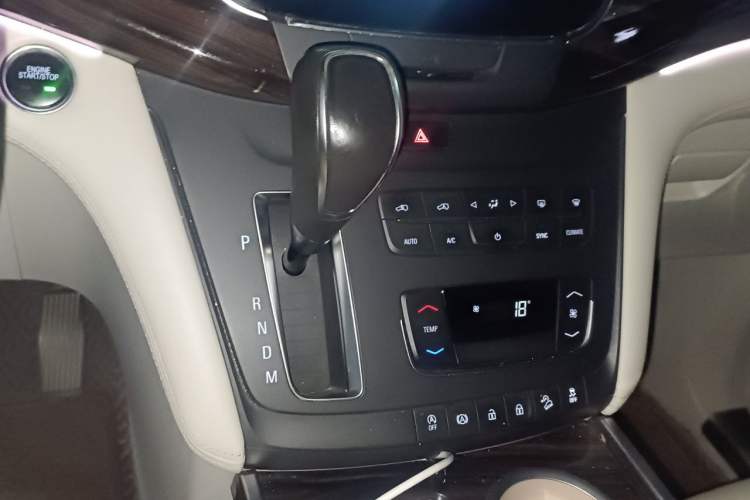 Used Buick GL8 2017 ES 28T Comfort Model China V Standard Gear Lever