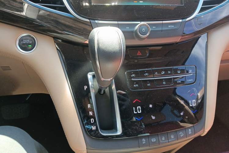 Used Buick GL8 2017 ES 28T Luxury Model China V Standard Gear Lever