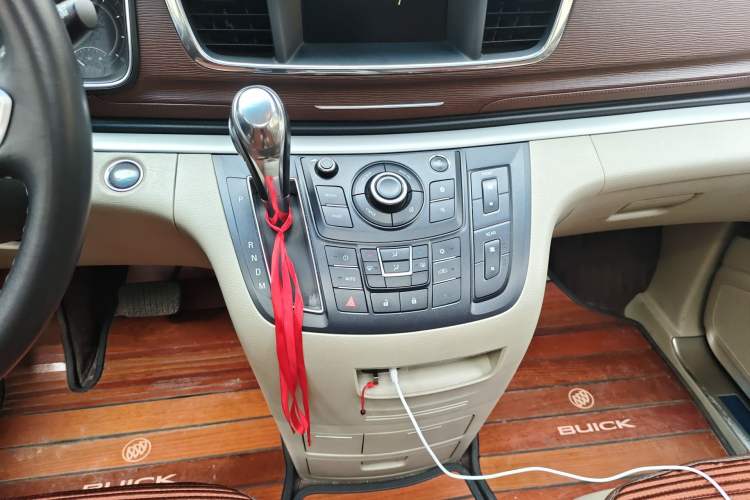 Used Buick GL8 2017 25S Luxury Version China V Standard Gear Lever