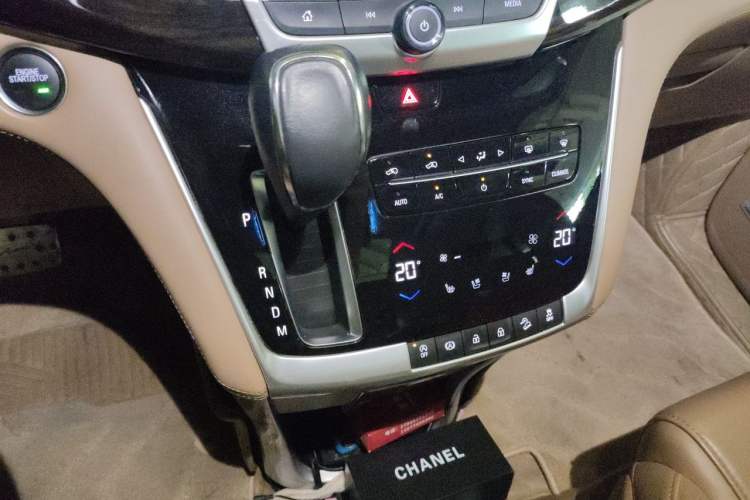 Used Buick GL8 2017 ES 28T Flagship Model China V Standard Gear Lever