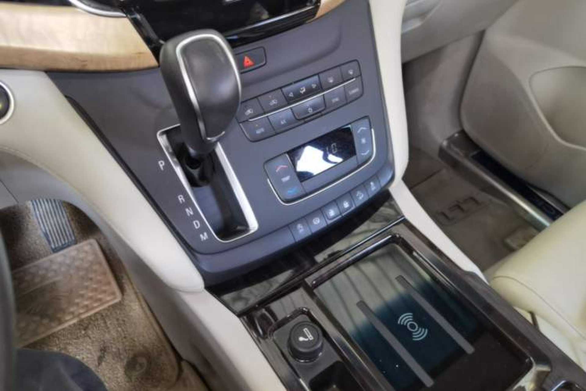 Used Buick GL8 2017 ES 28T Comfort Model China V Standard Gear Lever