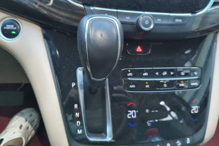 Used Buick GL8 2017 ES 28T Luxury Model China V Standard Gear Lever