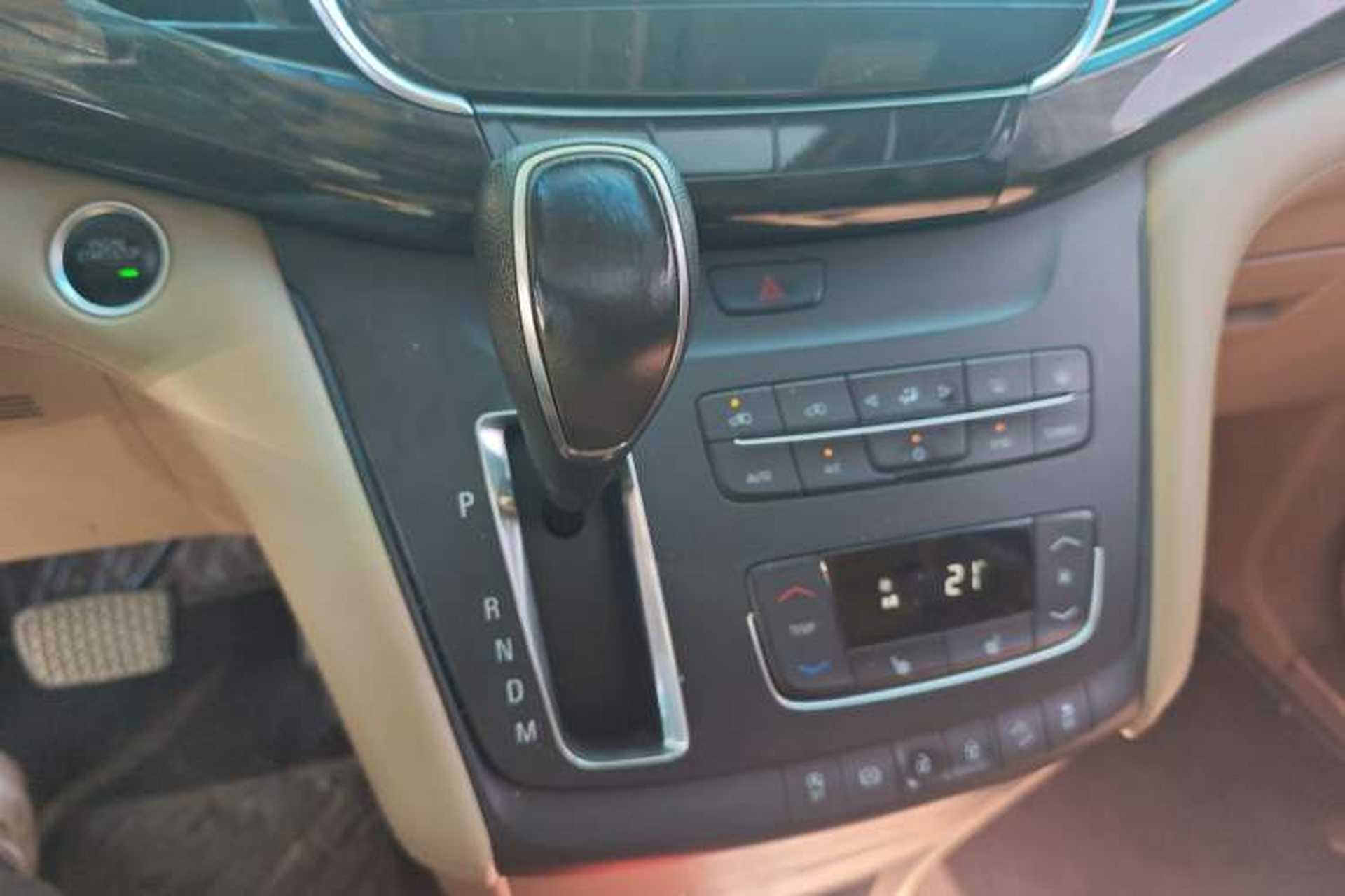 Used Buick GL8 2017 ES 28T Premium Version China V Standard Gear Lever