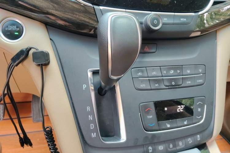 Used Buick GL8 2017 ES 28T Premium Version China V Standard Gear Lever