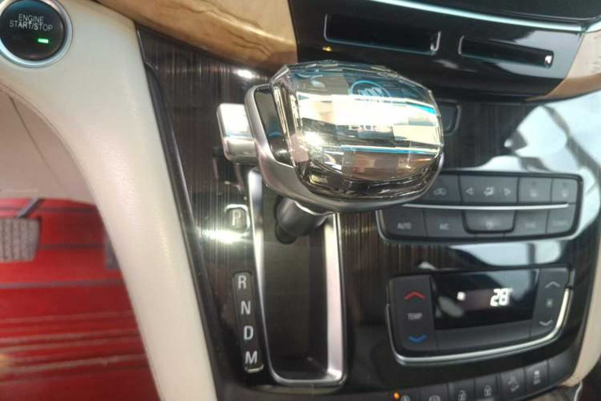 Used Buick GL8 2017 ES 28T Comfort Model China V Standard Gear Lever