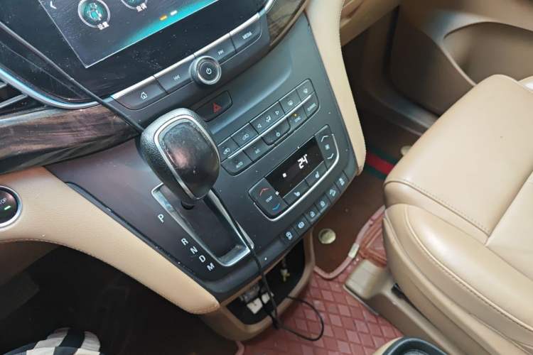 Used Buick GL8 2017 ES 28T Premium Version China V Standard Gear Lever