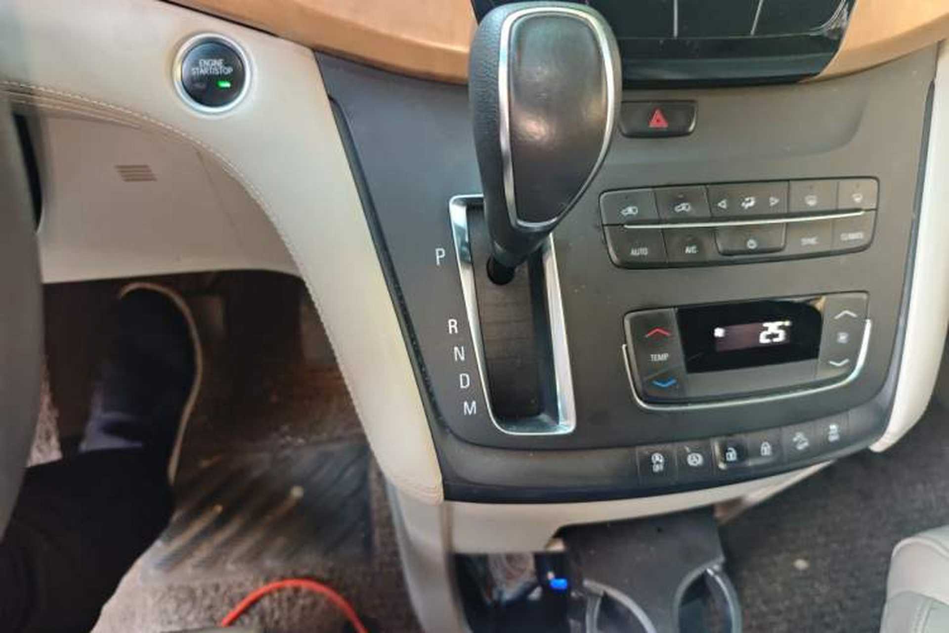 Used Buick GL8 2017 ES 28T Comfort Model China V Standard Gear Lever