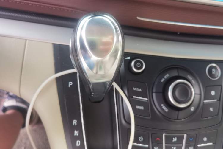 Used Buick GL8 2017 25S Prestige Version China V Standard Gear Lever