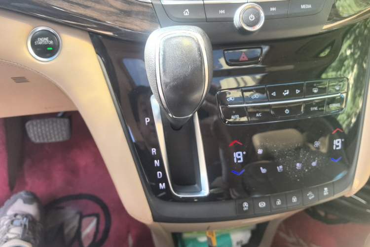 Used Buick GL8 2017 ES 28T Flagship Model China V Standard Gear Lever