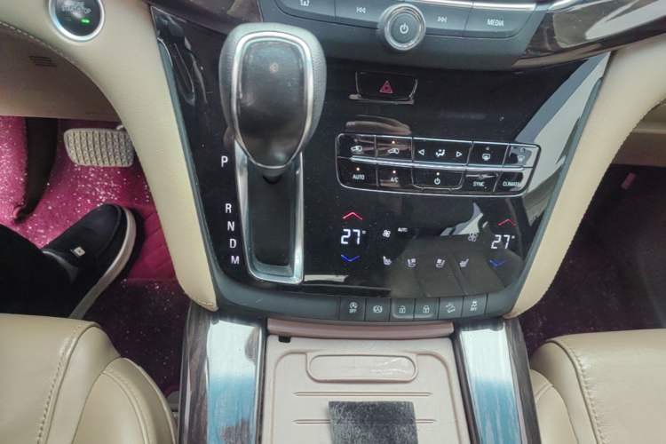 Used Buick GL8 2017 ES 28T Flagship Model China V Standard Gear Lever