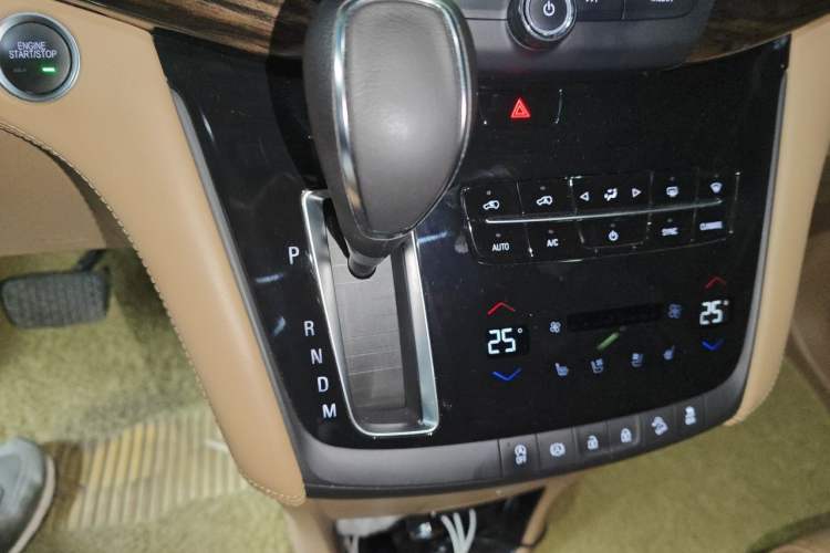 Used Buick GL8 2017 ES 28T Flagship Model China V Standard Gear Lever