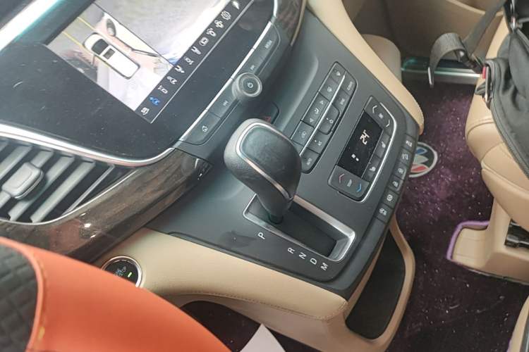 Used Buick GL8 2017 ES 28T Premium Version China V Standard Gear Lever