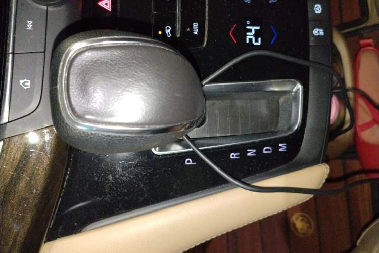 Used Buick GL8 2017 ES 28T Flagship Model China V Standard Gear Lever