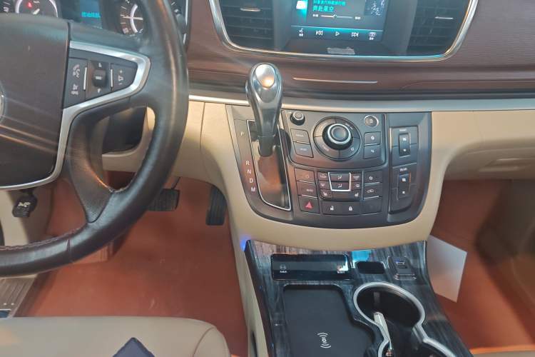Used Buick GL8 2017 25S Prestige Version China V Standard Gear Lever
