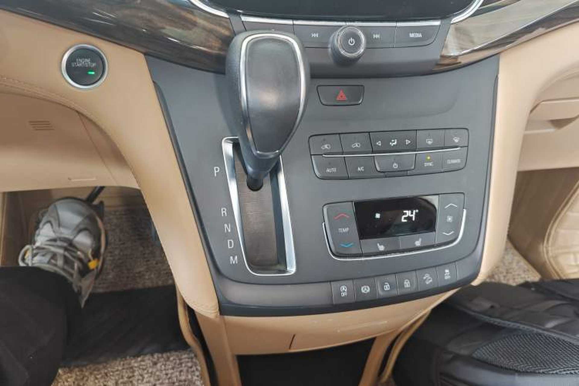 Used Buick GL8 2017 ES 28T Premium Version China V Standard Gear Lever
