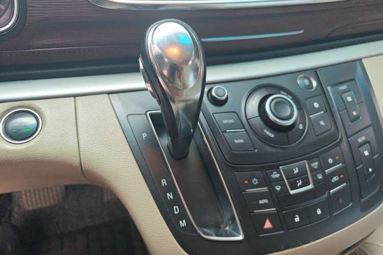 Used Buick GL8 2017 25S Luxury Version China V Standard Gear Lever