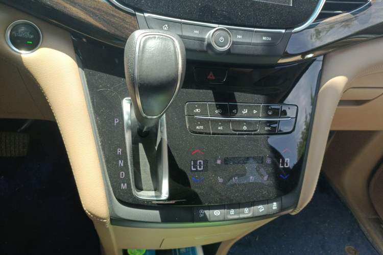 Used Buick GL8 2017 ES 28T Flagship Model China V Standard Gear Lever