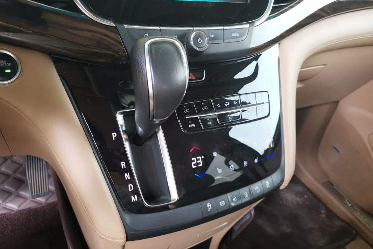 Used Buick GL8 2017 ES 28T Flagship Model China V Standard Gear Lever