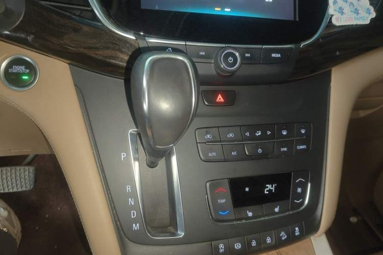 Used Buick GL8 2017 ES 28T Premium Version China V Standard Gear Lever